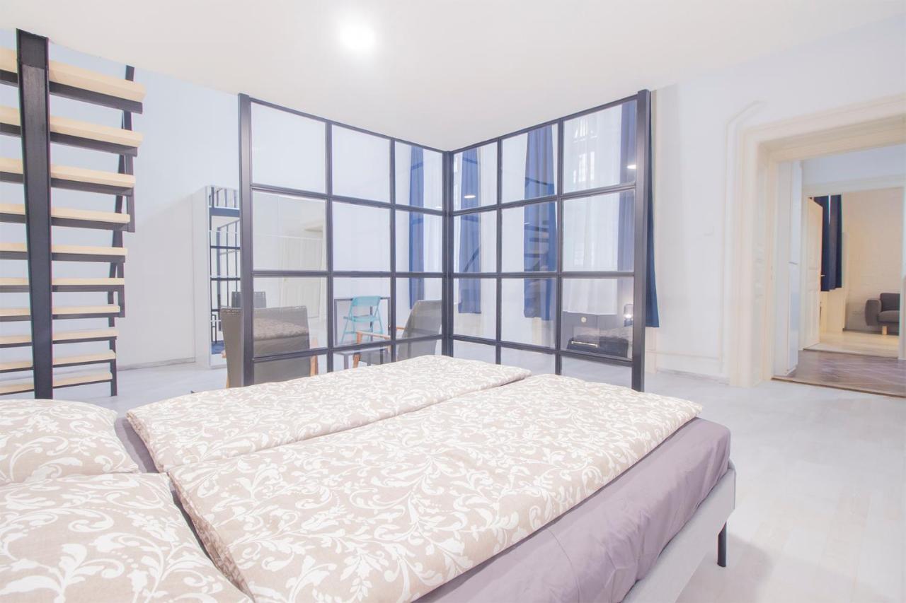 בודפשט Industrial Double Loft Apartment מראה חיצוני תמונה