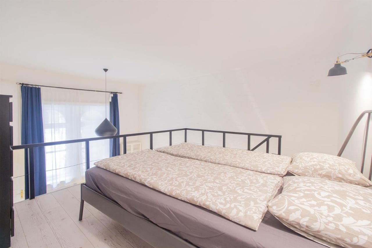 בודפשט Industrial Double Loft Apartment מראה חיצוני תמונה